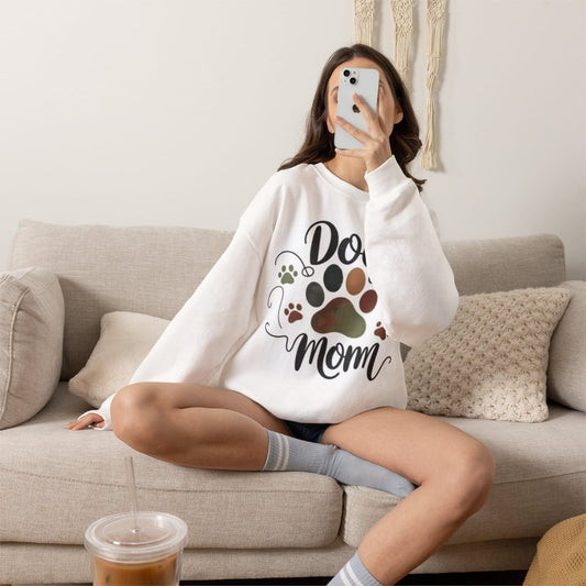 Dog Mom paw print design T-shirt | Paw Heart Graphic Tee