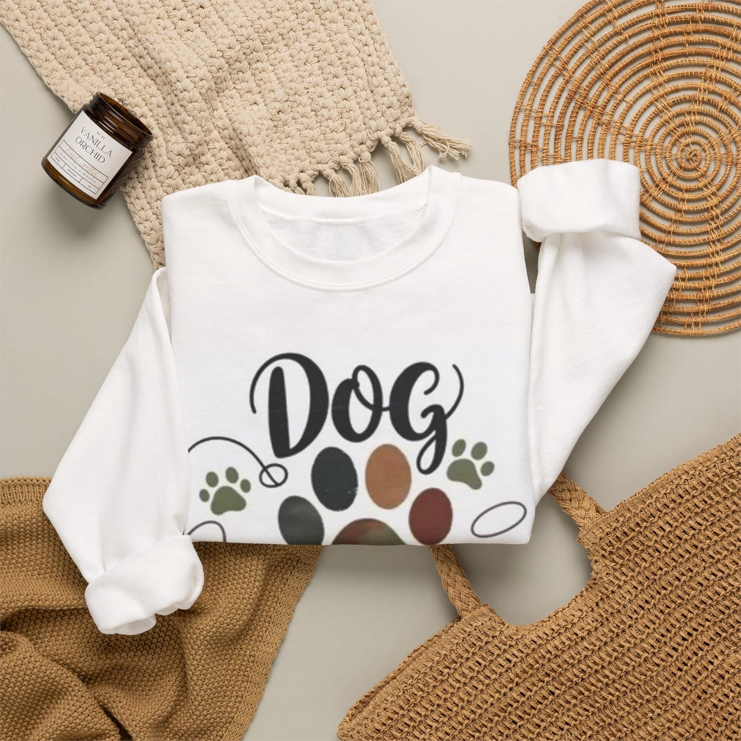 Dog Mom paw print design T-shirt | Paw Heart Graphic Tee