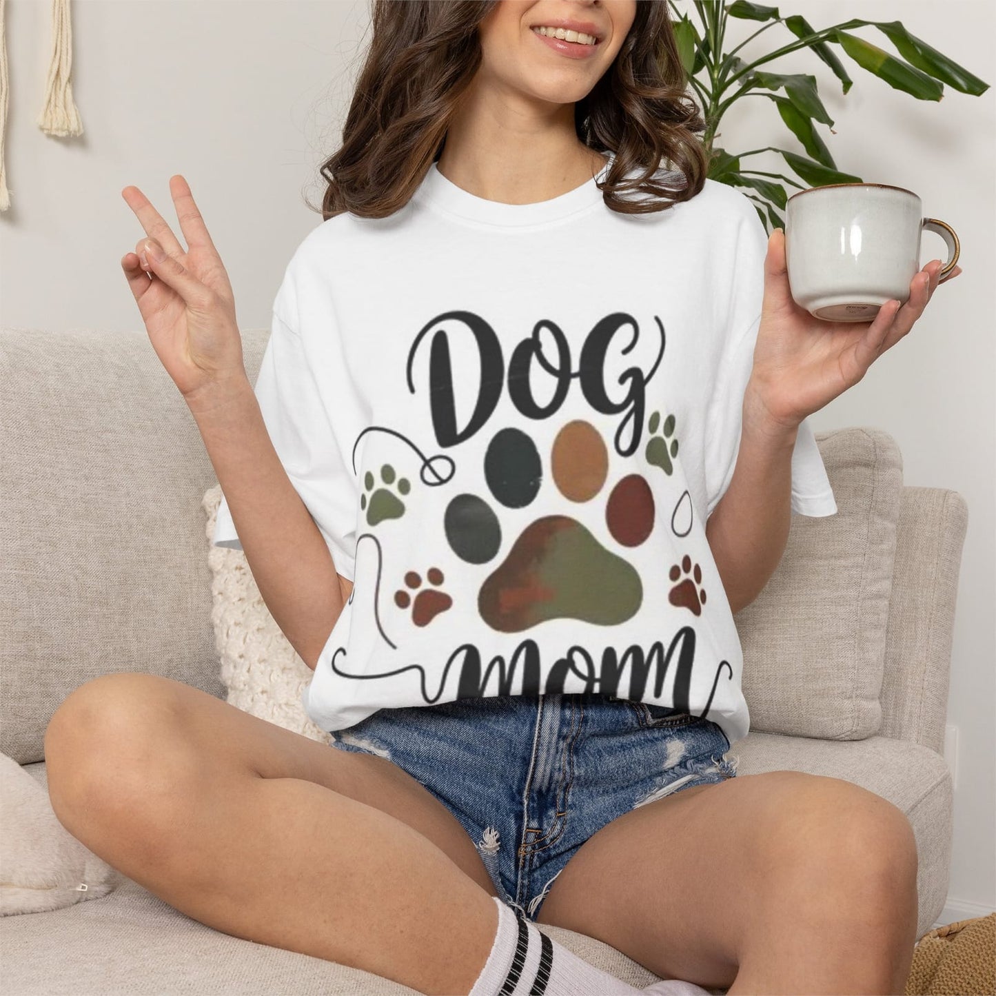 Dog Mom paw print design T-shirt | Paw Heart Graphic Tee