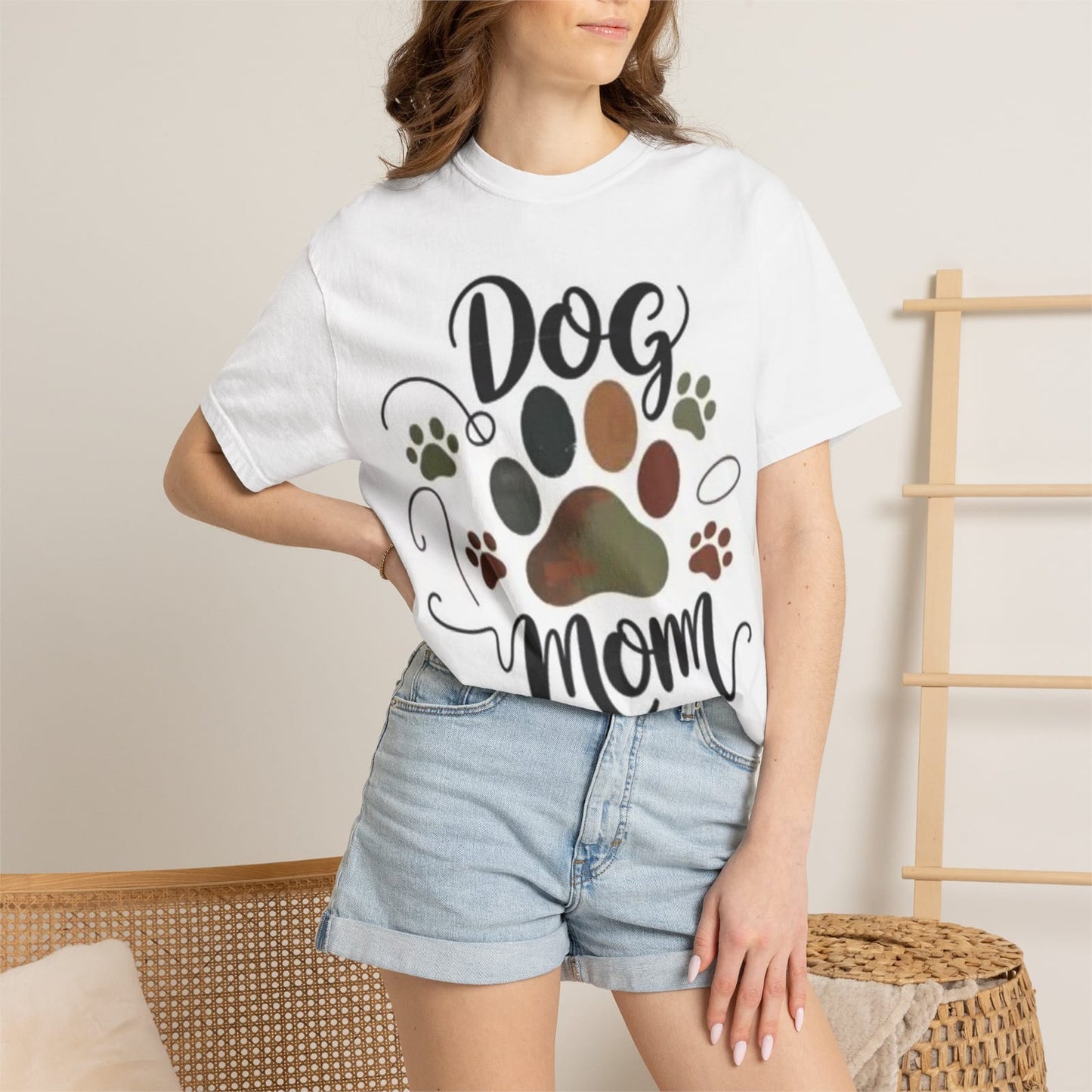 Dog Mom paw print design T-shirt | Paw Heart Graphic Tee